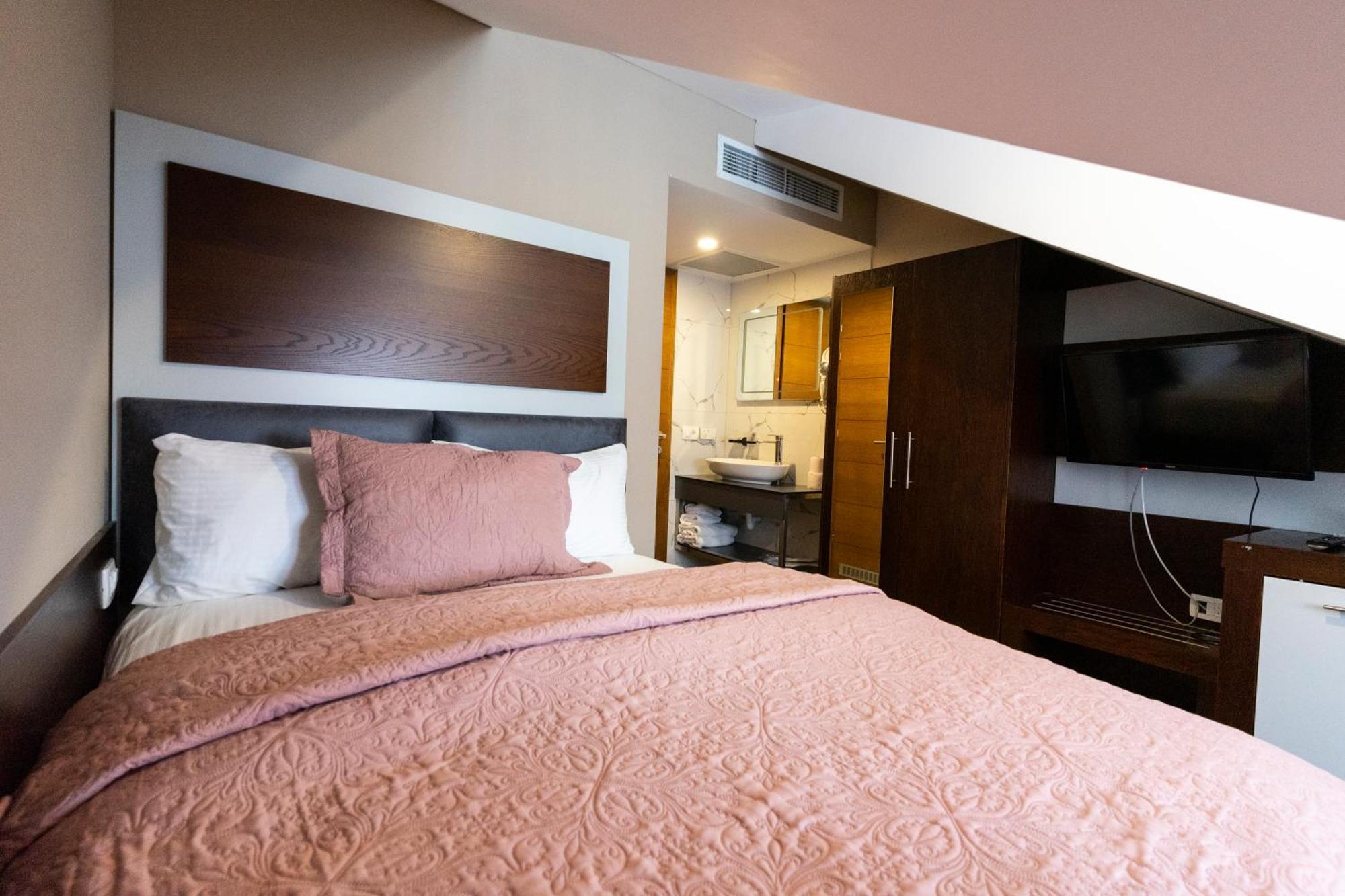 Hotel Prizreni מראה חיצוני תמונה