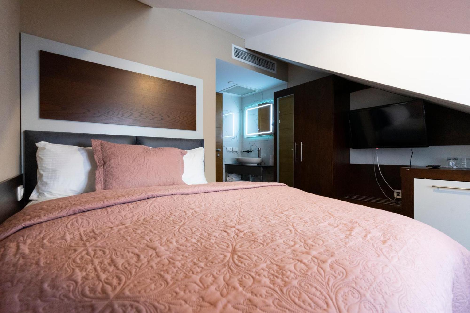 Hotel Prizreni מראה חיצוני תמונה