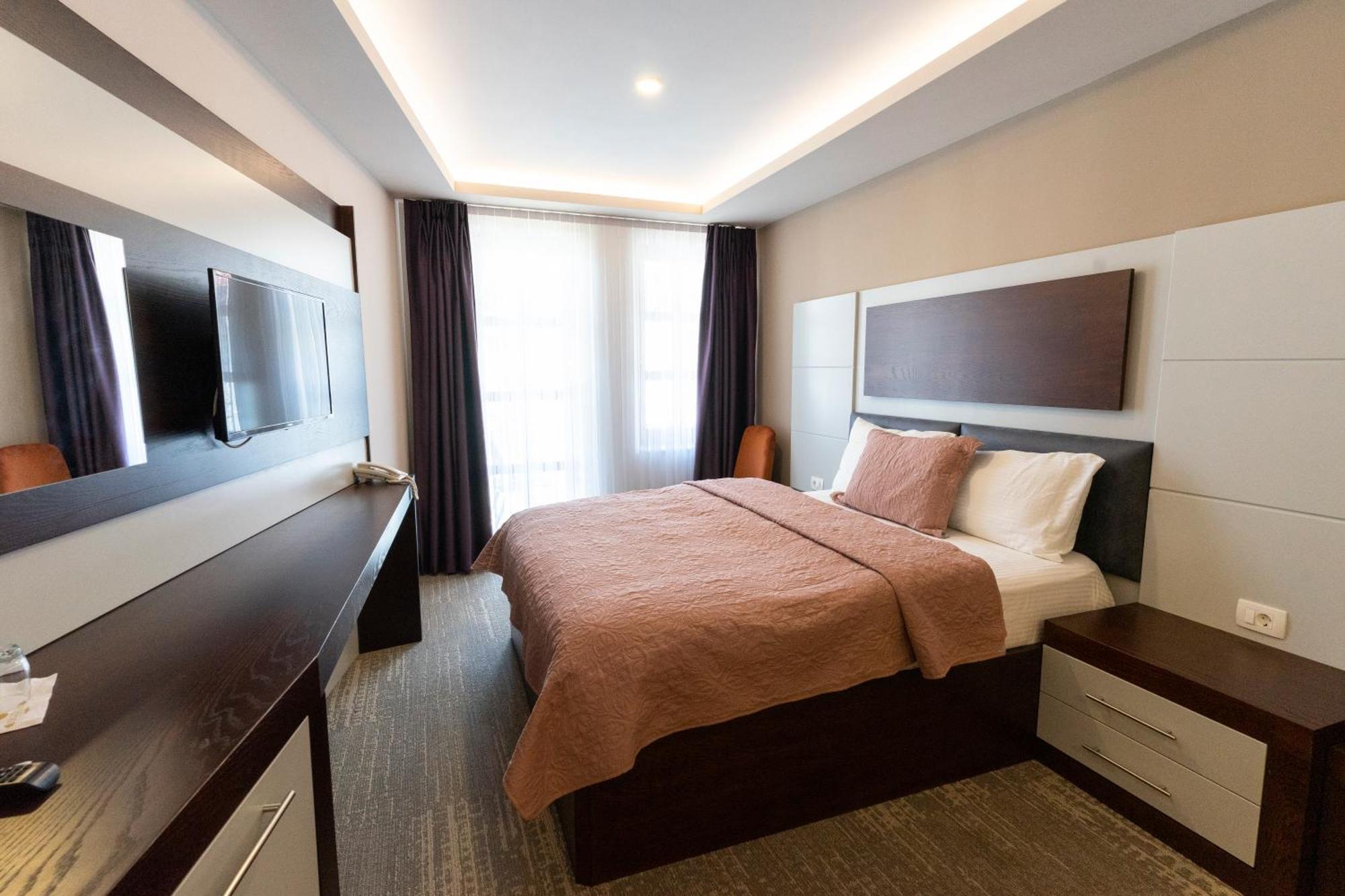 Hotel Prizreni מראה חיצוני תמונה