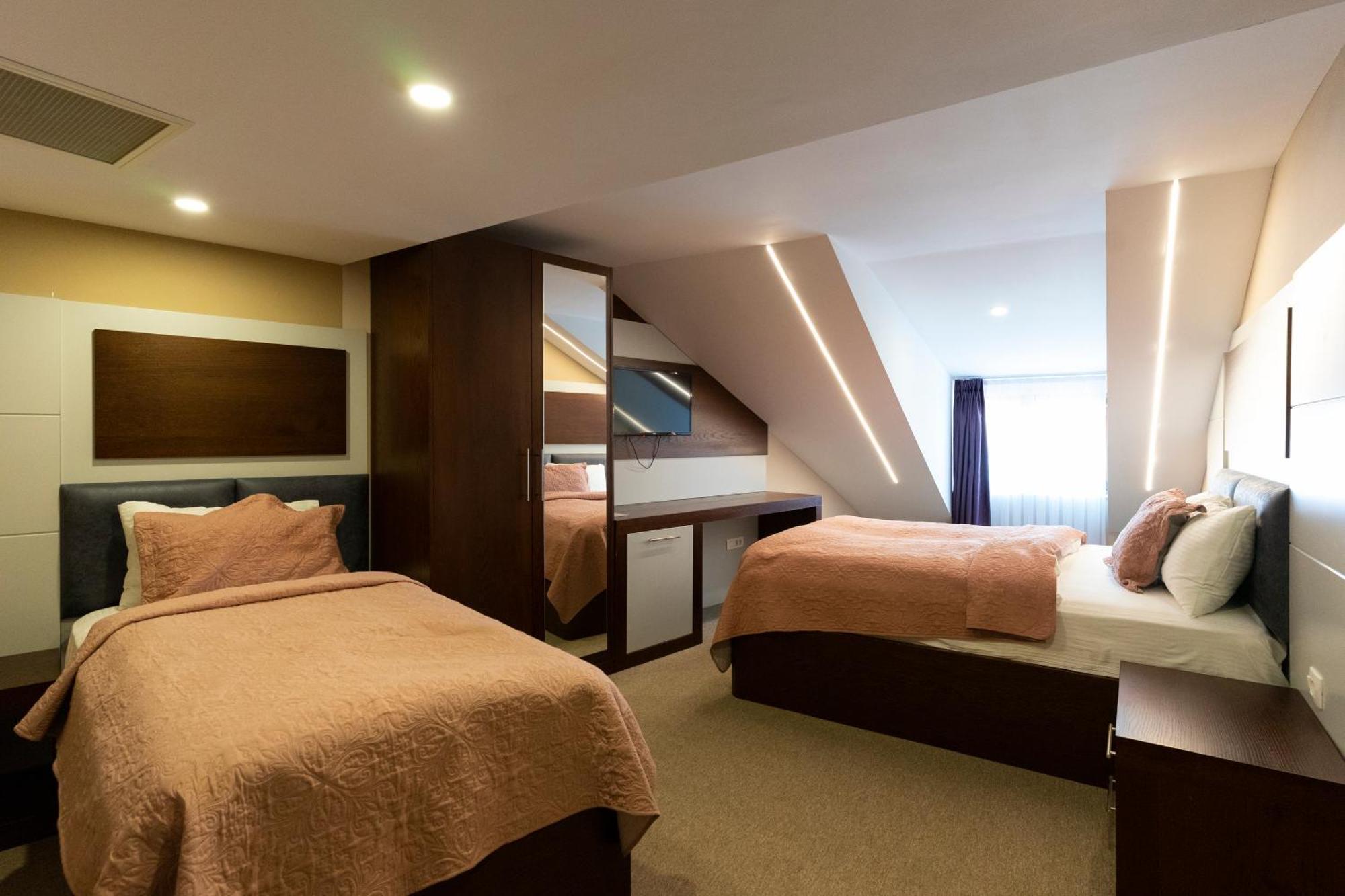 Hotel Prizreni מראה חיצוני תמונה
