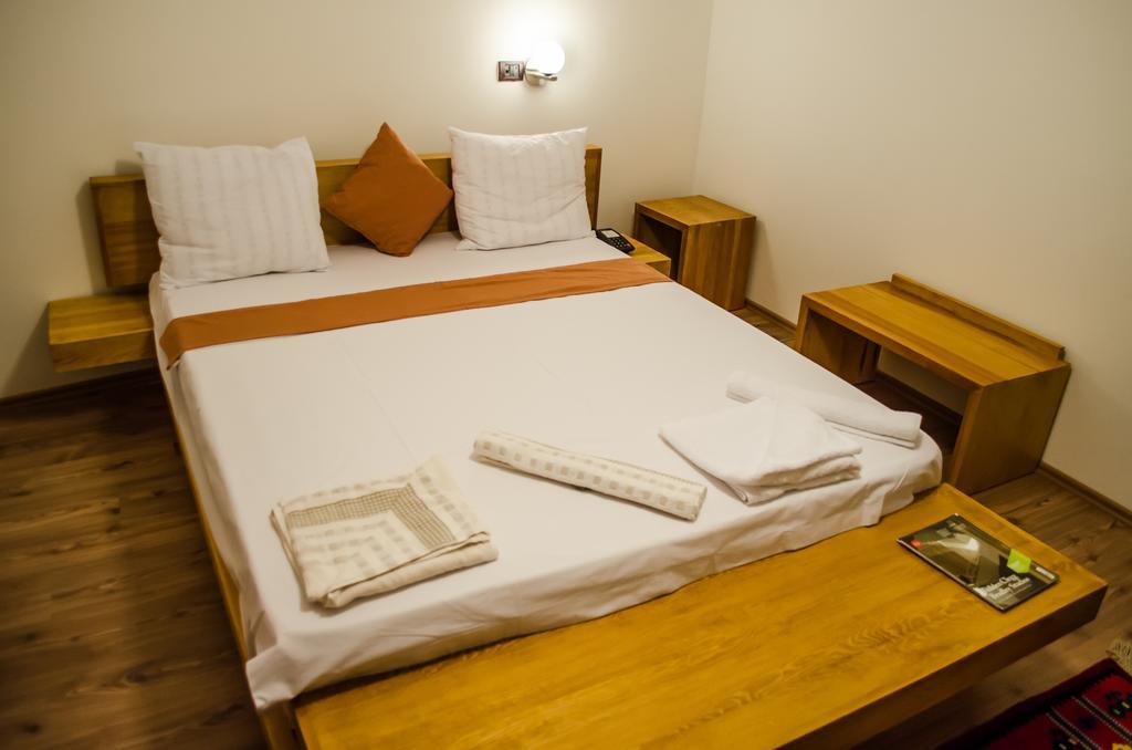 Hotel Prizreni מראה חיצוני תמונה