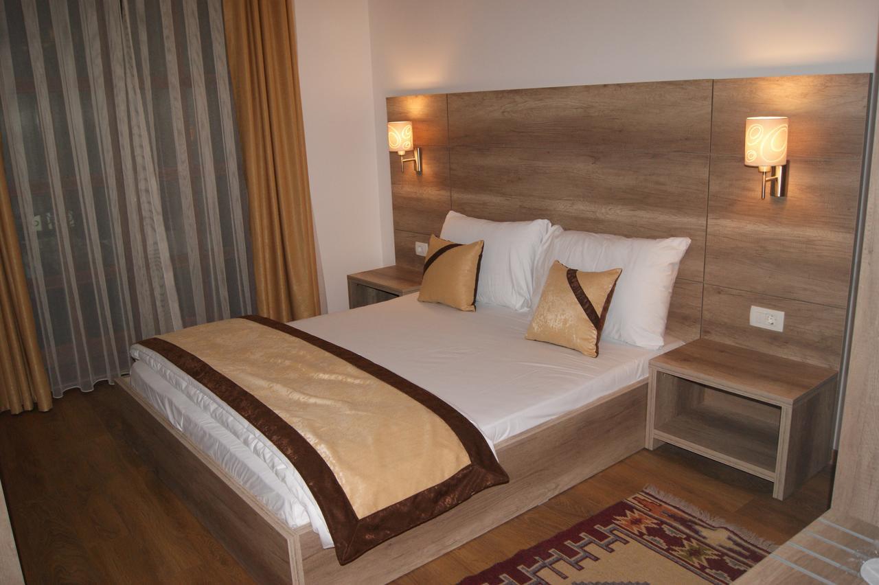 Hotel Prizreni מראה חיצוני תמונה