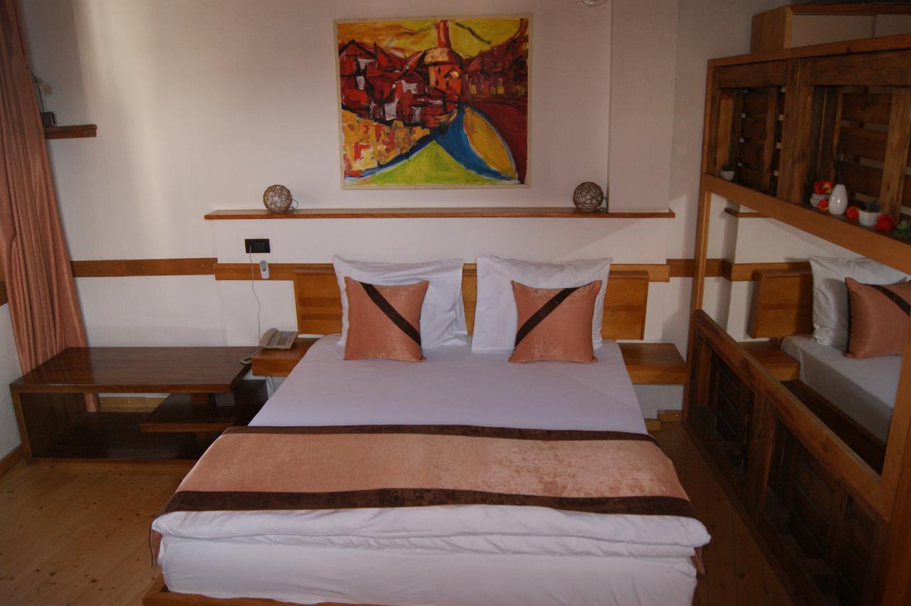 Hotel Prizreni מראה חיצוני תמונה