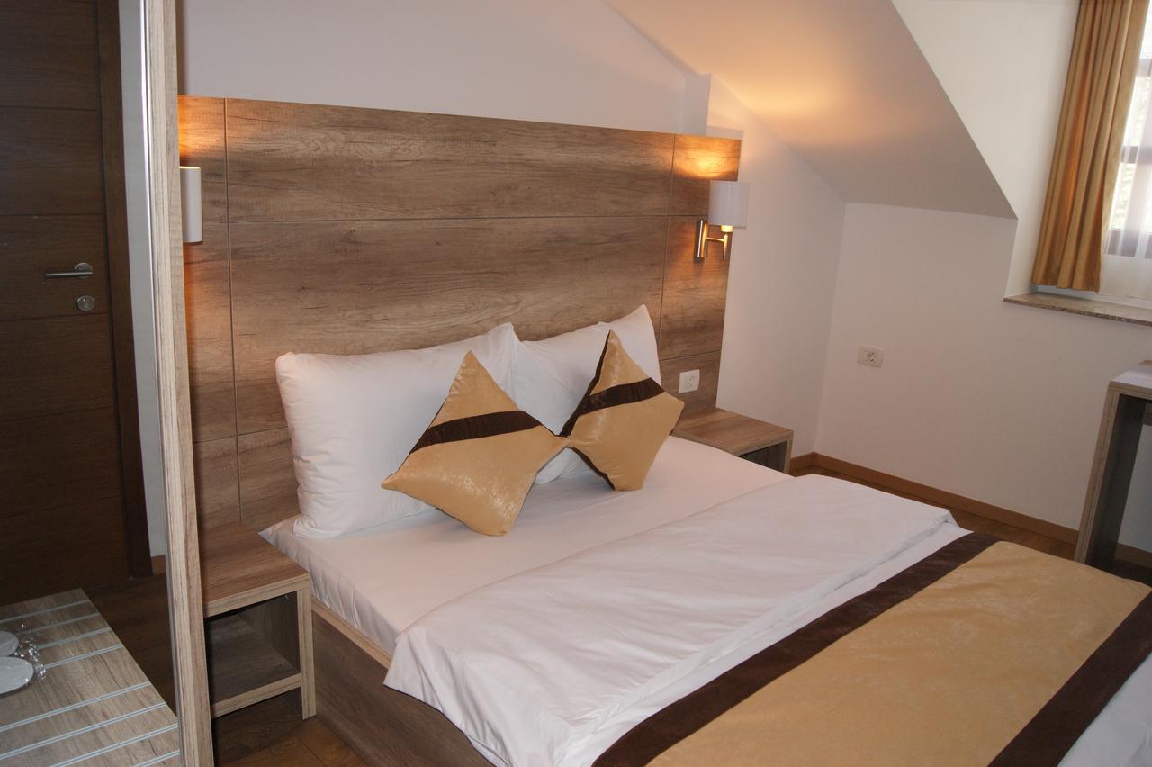 Hotel Prizreni מראה חיצוני תמונה