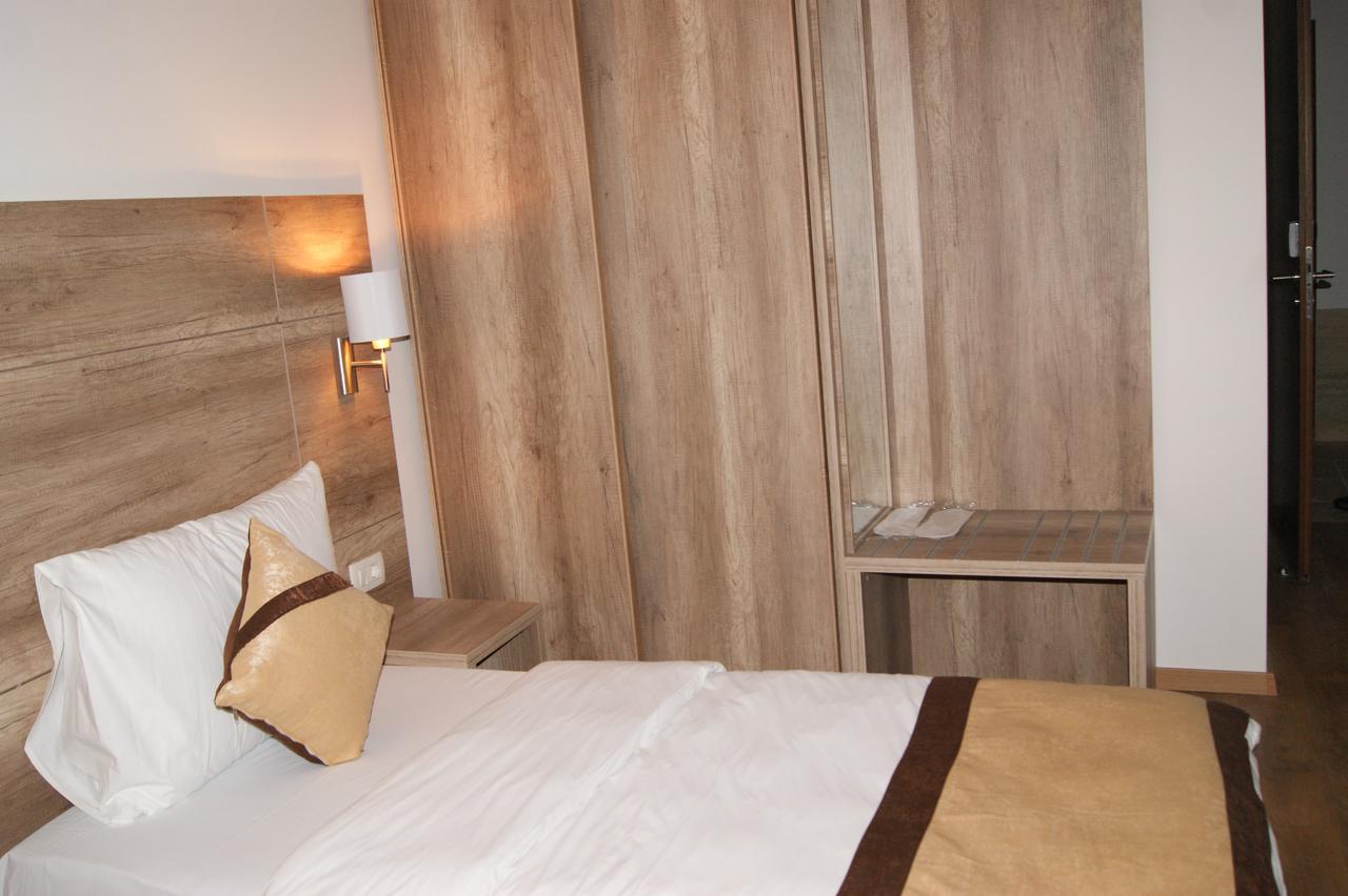 Hotel Prizreni מראה חיצוני תמונה