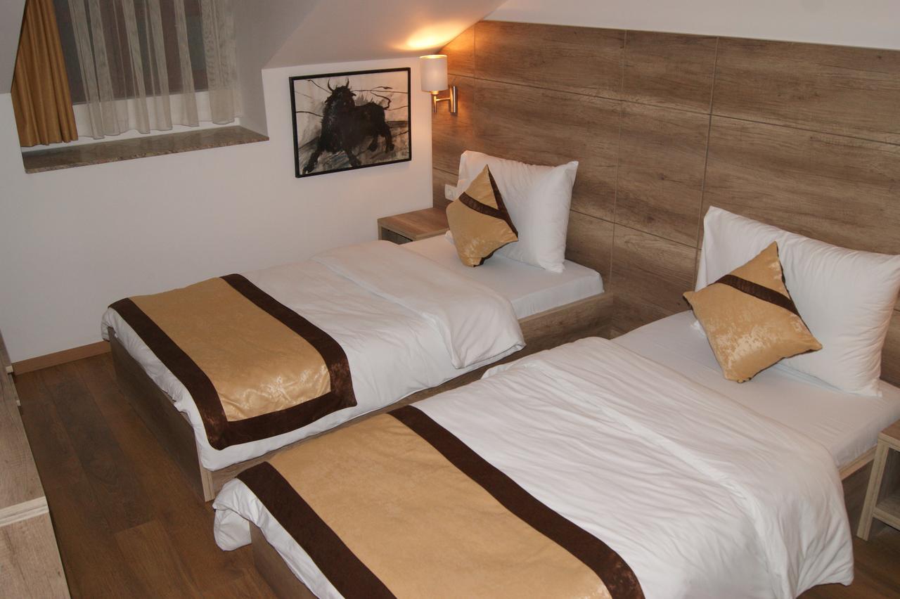 Hotel Prizreni מראה חיצוני תמונה