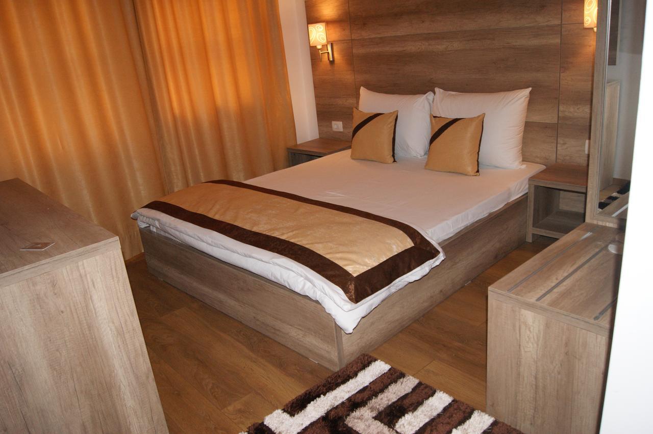 Hotel Prizreni מראה חיצוני תמונה